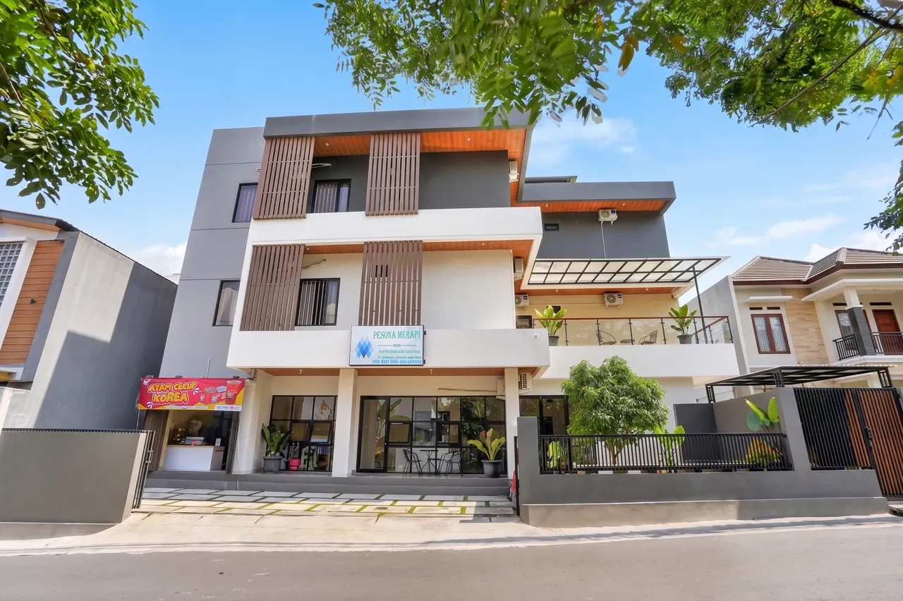 Foto eksterior property, halaman belakang homestay